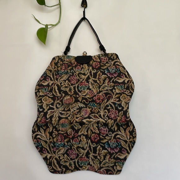 VNTG.  Tapestry Faux Patent Leather Handbag Excellent Preowned Condition - Picture 2 of 9